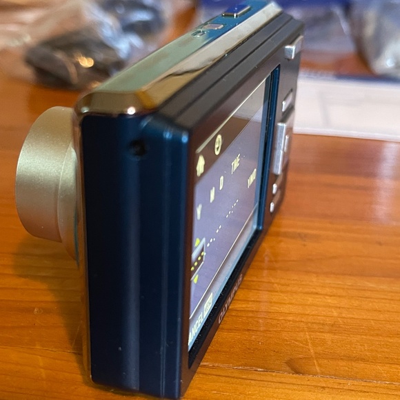 Olympus light blue FE-4030 complete with original box, all accessories - Picture 5 of 10